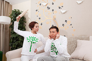 女老板商务出差轨HD｜时尚女强人出差之旅：商务策略与时尚风采的完美碰撞-2