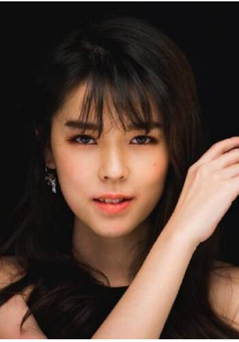 班长让我吃她胸 摸她奶小游戏:班级互动中的意外玩笑:一场引发思考的模拟体验-1